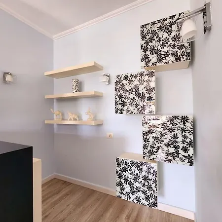 Apartment Urban Flat For 6 W 24h Self Check In Tirana