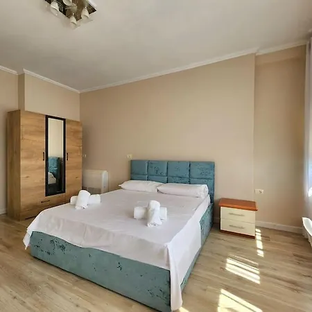 Urban Flat For 6 W 24h Self Check In Apartment *