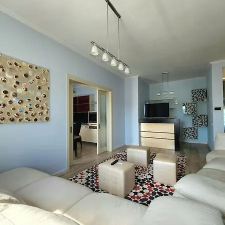 Urban Flat For 6 W 24h Self Check In Apartment